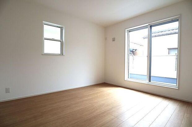 洋室 同仕様 2面採光で明るく風通しの良いお部屋です!