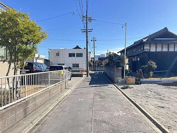 北側前面道路