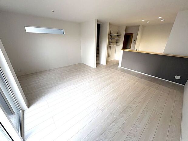 明るく開放的なリビング広々♪