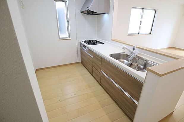 キッチン　同仕様使い勝手の良いカウンターシステムキッチン♪家族の様子を見守りながら家事ができます♪