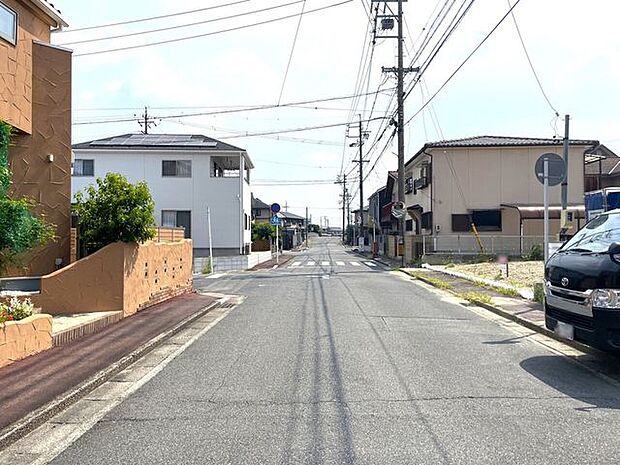北側前面道路