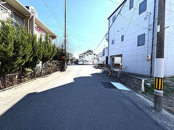 北側前面道路