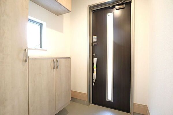 玄関　同仕様　シューズボックス付きの玄関♪玄関がスッキリとお使いいただけます♪