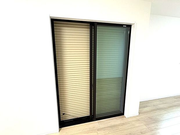 シャッター雨戸　長期の旅行や台風などの災害に役立つシャッター雨戸♪