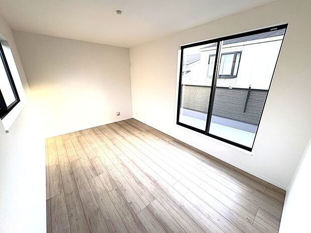 2面採光で明るく風通しの良いお部屋です！