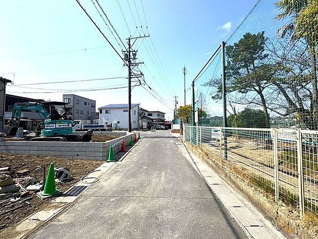 北側前面道路