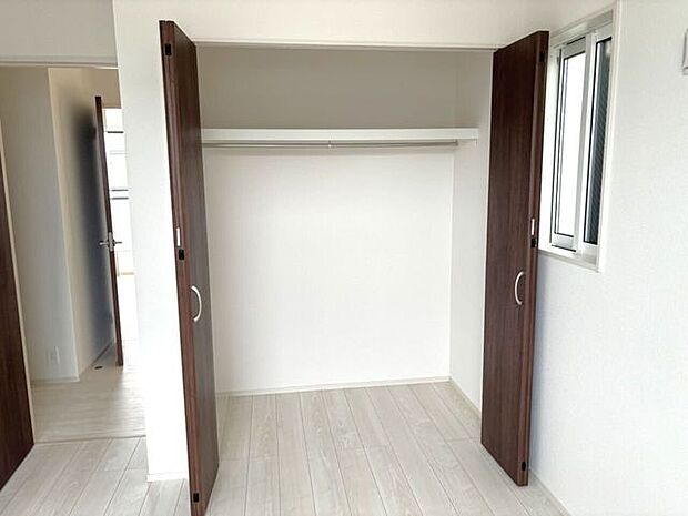 クローゼット 同仕様 全室収納付き♪お部屋がスッキリ片付きます♪