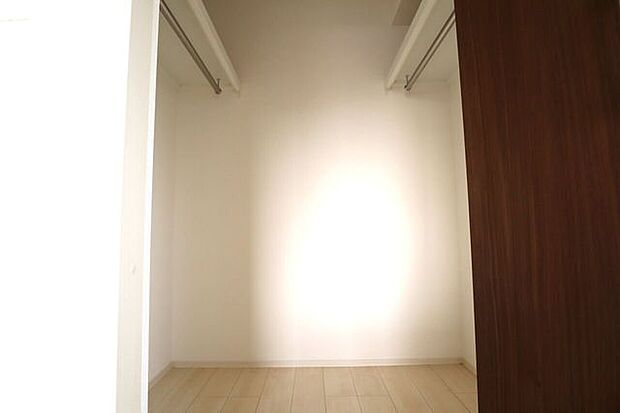 ウォークインクローゼット　同仕様　季節物の収納に便利なウォークインクローゼット！