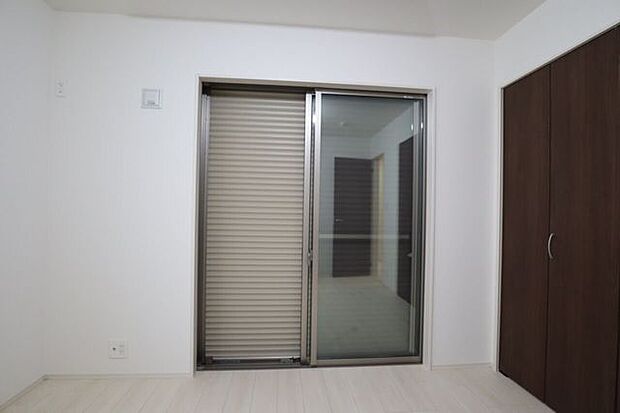 シャッター雨戸 同仕様 長期の旅行や台風などの災害に役立ちます!