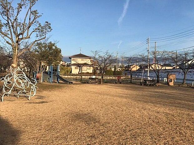 泉緑地 750m