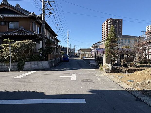 南側前面道路