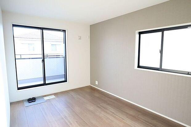 洋室　同仕様2面採光のお部屋は明るく風通しの良いお部屋です♪