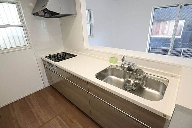 キッチン 同仕様使い勝手の良いカウンターシステムキッチン♪家族の様子を見守りながら家事ができます♪