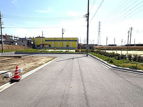 南側前面道路