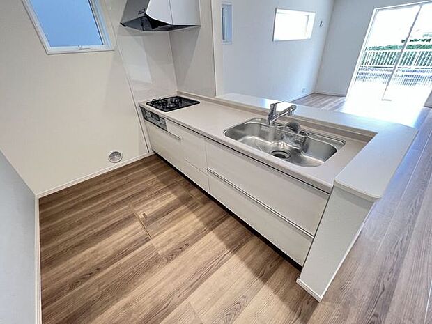 キッチン 同仕様使い勝手の良いカウンターシステムキッチン♪家族の様子を見守りながら家事ができます♪