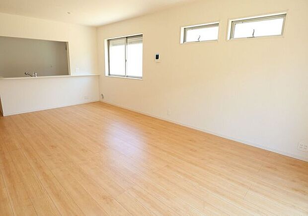 リビング 同仕様明るく開放的な広々リビング♪一家団欒の時間が増えそうです♪