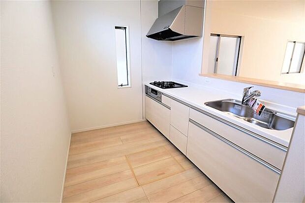 キッチン　同仕様使い勝手の良いカウンターシステムキッチン♪家族の様子を見守りながら家事ができます♪