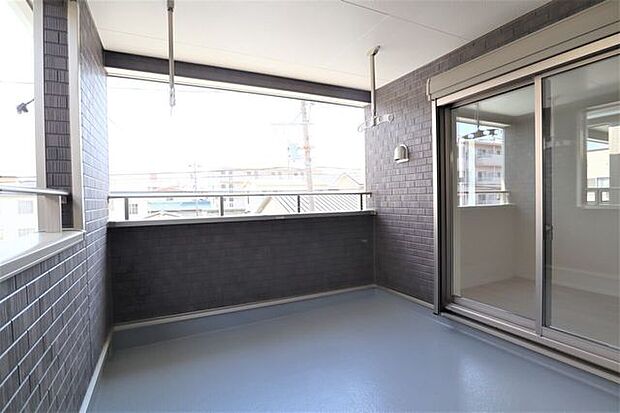 バルコニー　同仕様南向きバルコニー♪日当たり良好です♪