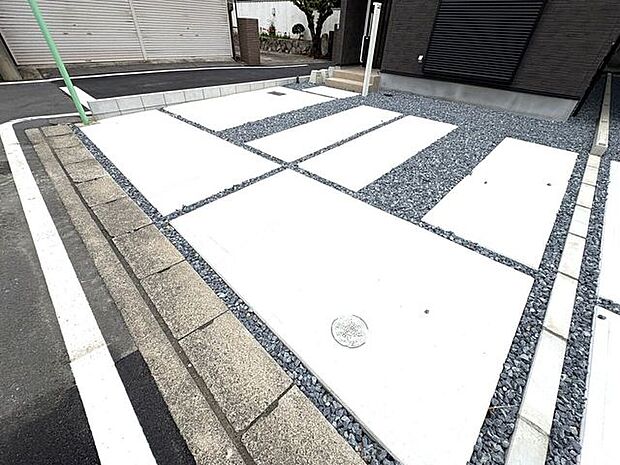 並列駐車2台可能!