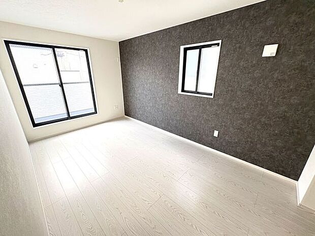 2面採光のお部屋は明るく風通しの良いお部屋です♪