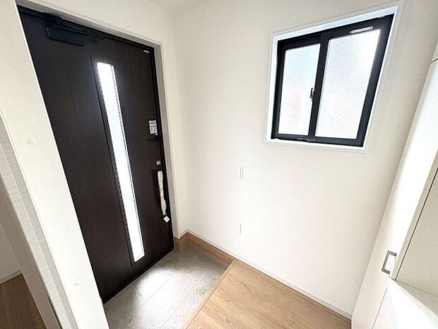 玄関 同仕様 シューズボックス付きの玄関♪玄関がスッキリとお使いいただけます♪