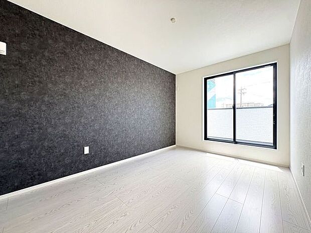 2面採光のお部屋は明るく風通しの良いお部屋です♪