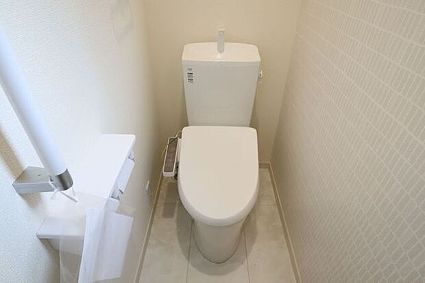 トイレ 同仕様 温水洗浄便座♪寒い季節も快適です♪