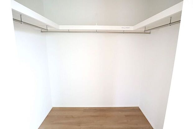 ウォークインクローゼット 同仕様 季節物の収納にも便利なウォークインクローゼット!