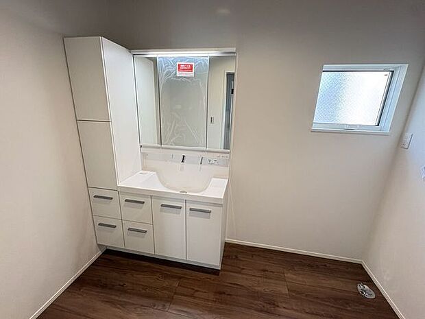 洗面所 同仕様 シャワー付き洗面化粧台♪朝の身支度も楽々♪