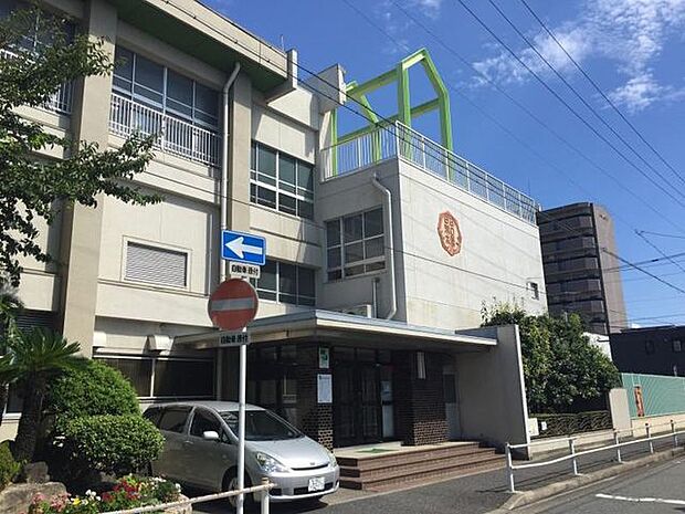 昭和橋小学校 180m