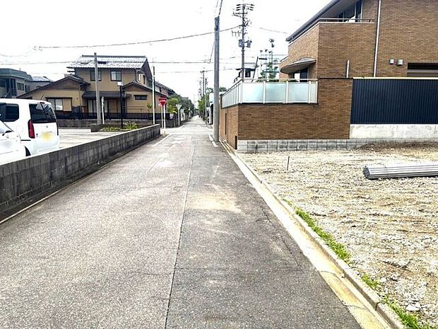 南側前面道路
