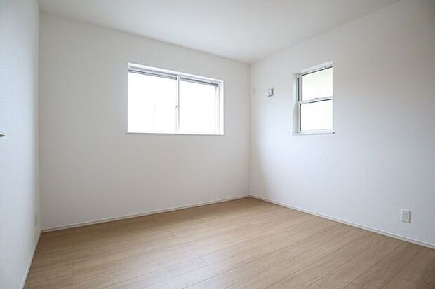 洋室 同仕様2面採光のお部屋は明るく風通しの良いお部屋です♪