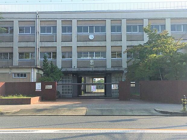 南陽中学校 1100m