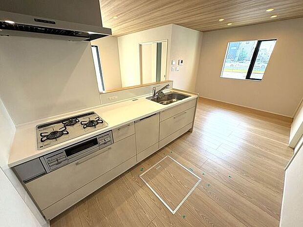 カウンターシステムキッチン♪食洗器・シャワー水栓・浄水器付き！開放感のあるキッチンです♪
