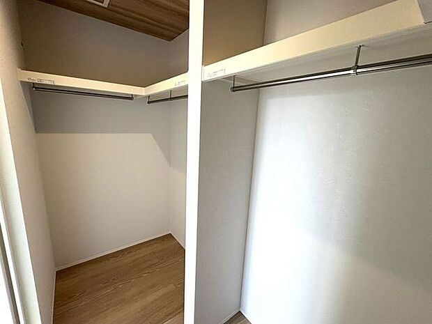 季節物の収納に便利なウォークインクローゼット！