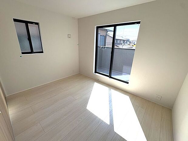 洋室6帖 バルコニーに面したお部屋です!
