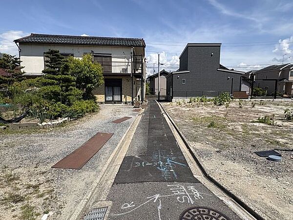 北側前面道路
