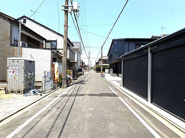 東側前面道路