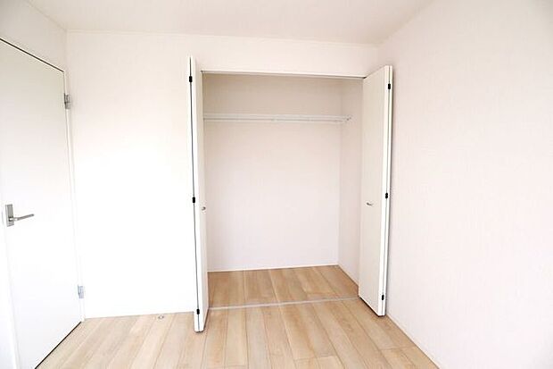 クローゼット　同仕様　全室収納付き♪お部屋がスッキリ片付きますね♪
