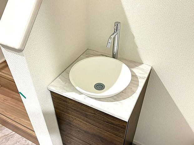 帰宅後すぐに手が洗える玄関手洗器付き!