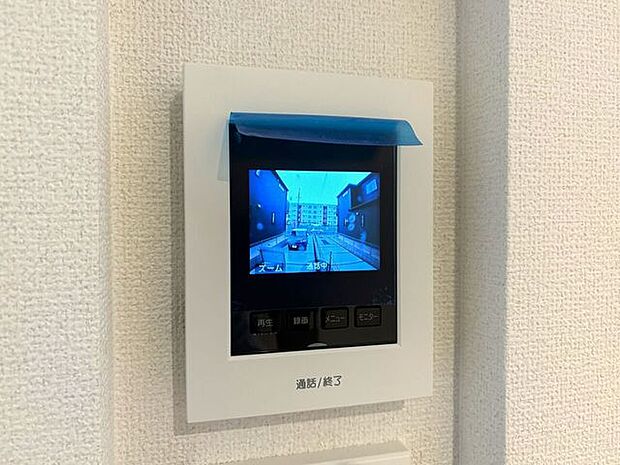 モニター付きインターホン 訪問者の顔が確認できるのでお子様の留守番も安心ですね♪