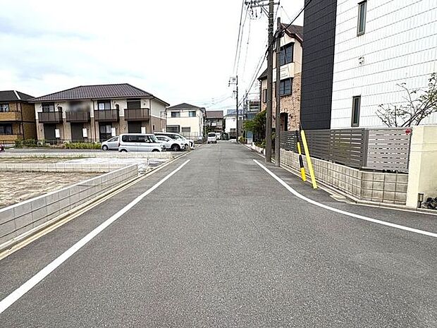 東側前面道路