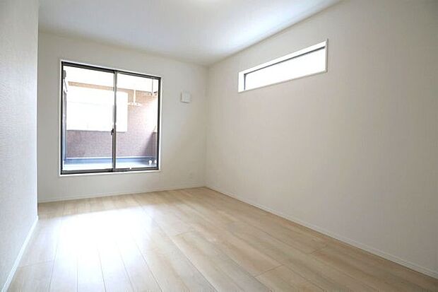 洋室 同仕様2面採光のお部屋は明るく風通しの良いお部屋です♪
