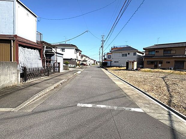 東側前面道路