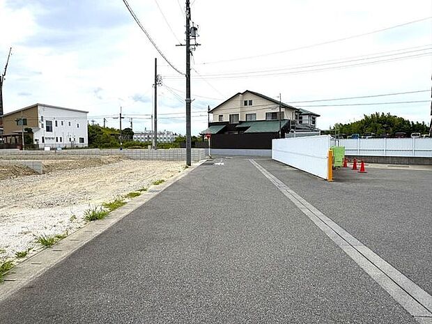 北側前面道路