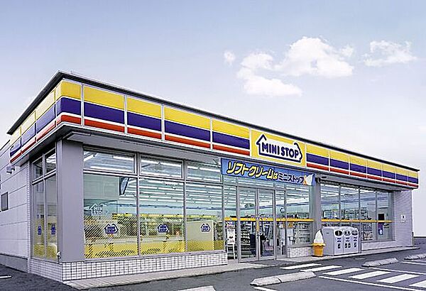 ミニストップ長須賀店 270m