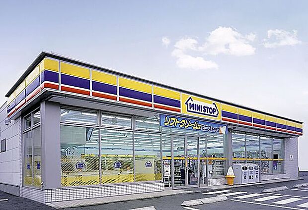 ミニストップ長須賀店 270m