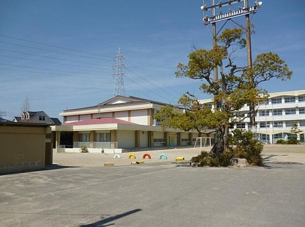 西小学校 1100m