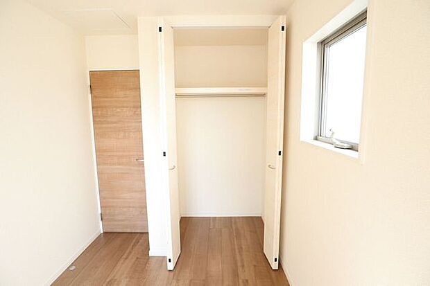 クローゼット 同仕様 全室収納付き!お部屋がスッキリ片付きます!