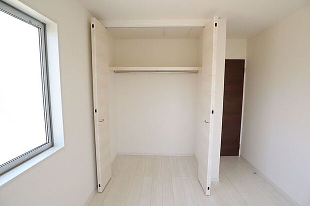 クローゼット　同仕様　全室収納付き！お部屋がスッキリ片付きます！